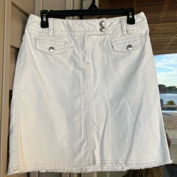 Ann Taylor Dresses & Skirts - Ann Taylor white denim skirt with light fraying on bottom size 2.